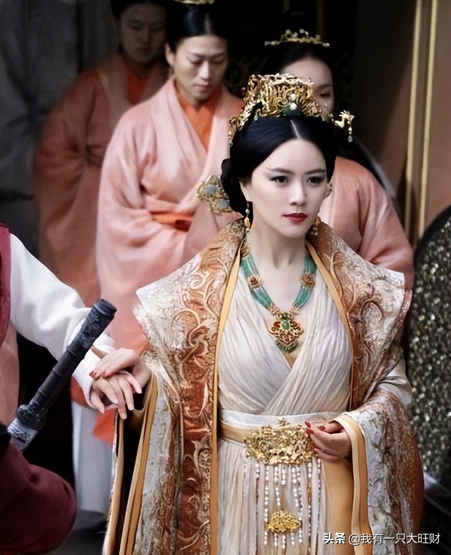 《白发》无辜背负仇恨的容齐，至死守护容乐，自此世上再无齐哥哥