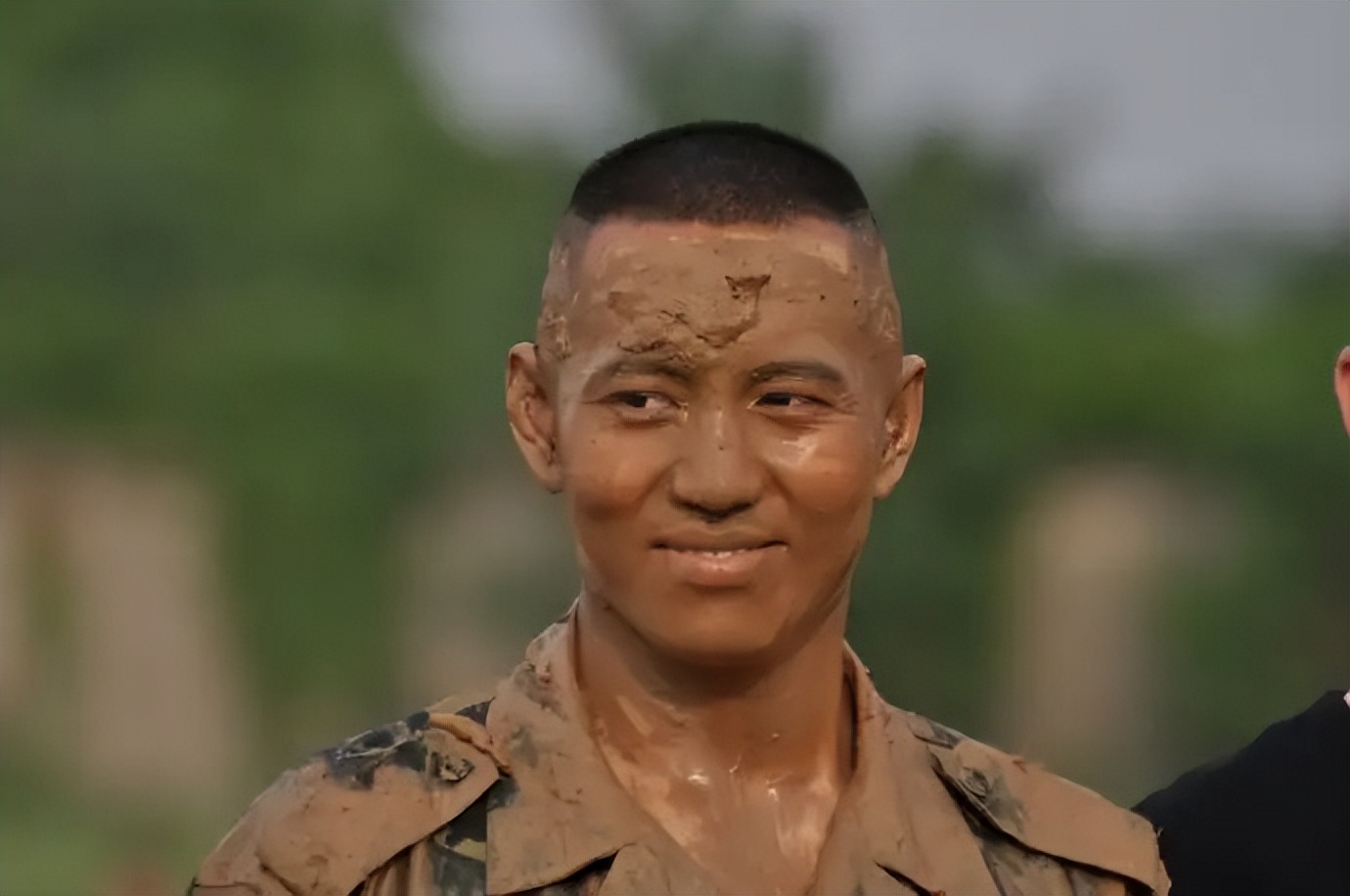 不够硬气别演“特种兵”！这12位男星告诉你，啥叫铮铮铁骨