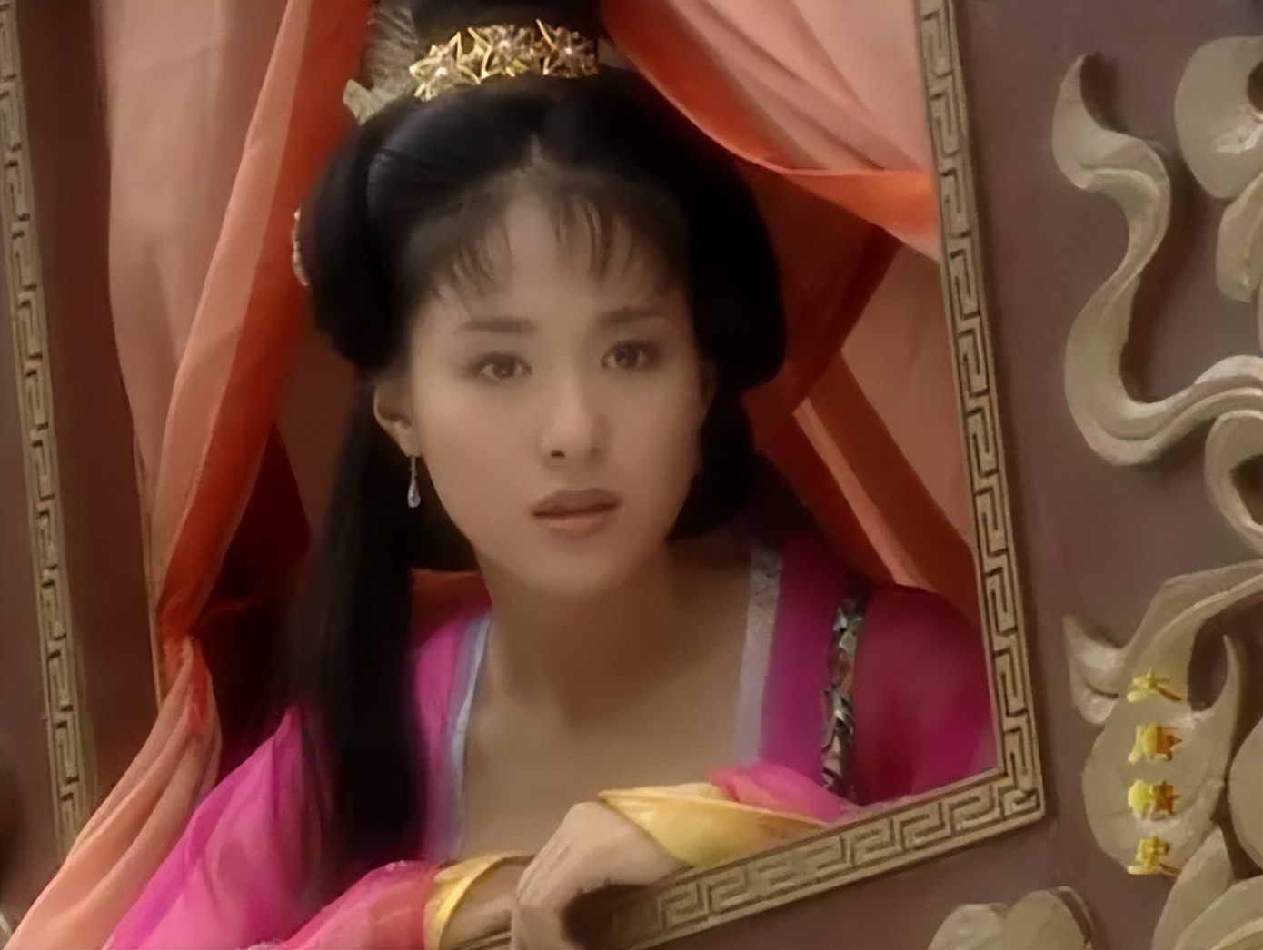 “歪瓜裂枣”别硬演公主，这9位女星告诉你，什么才叫金枝玉叶