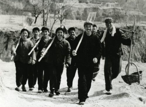 1977年第一届高考女状元，语文差一分满分，她的人生是怎么样的？