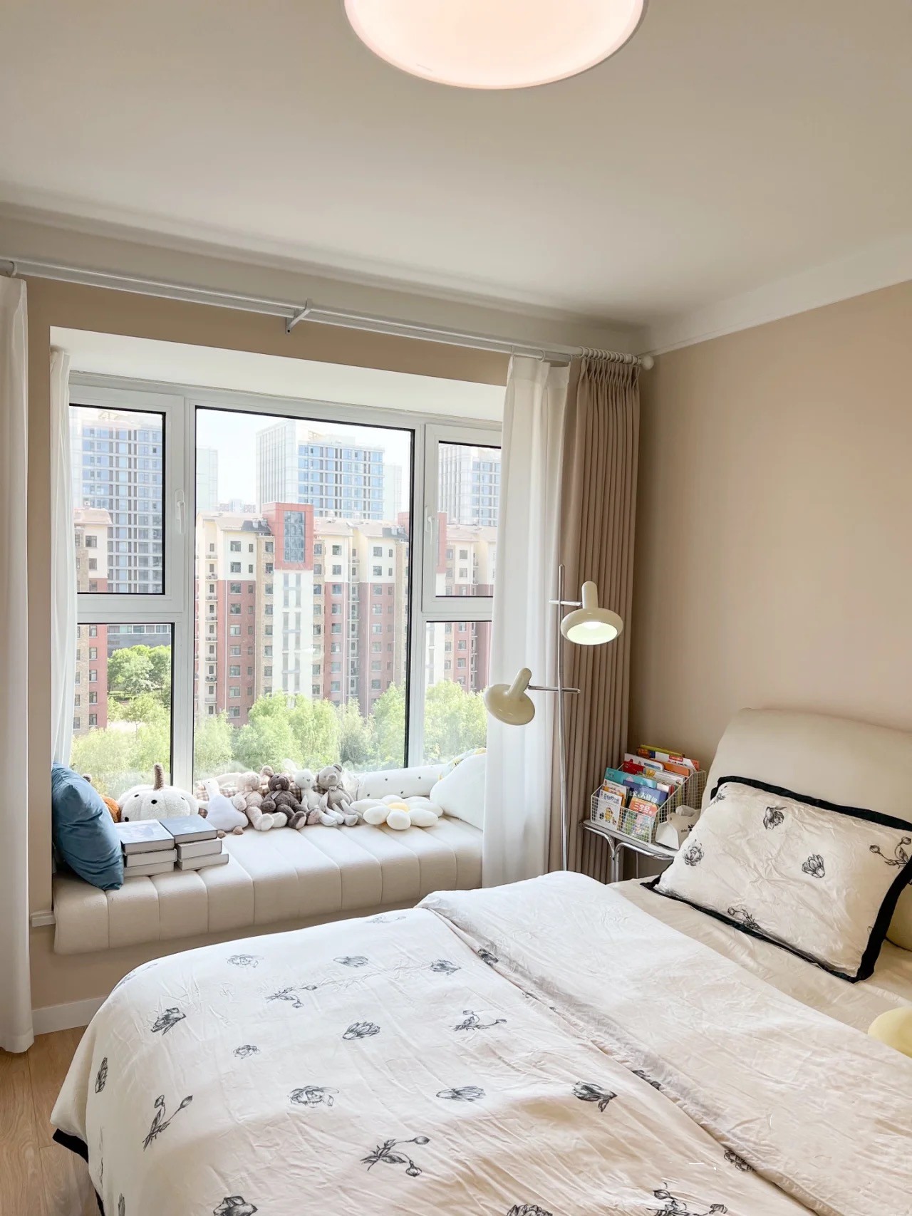 如果有条件,我要再买一套小户型,就学她家这么装,温馨又实用