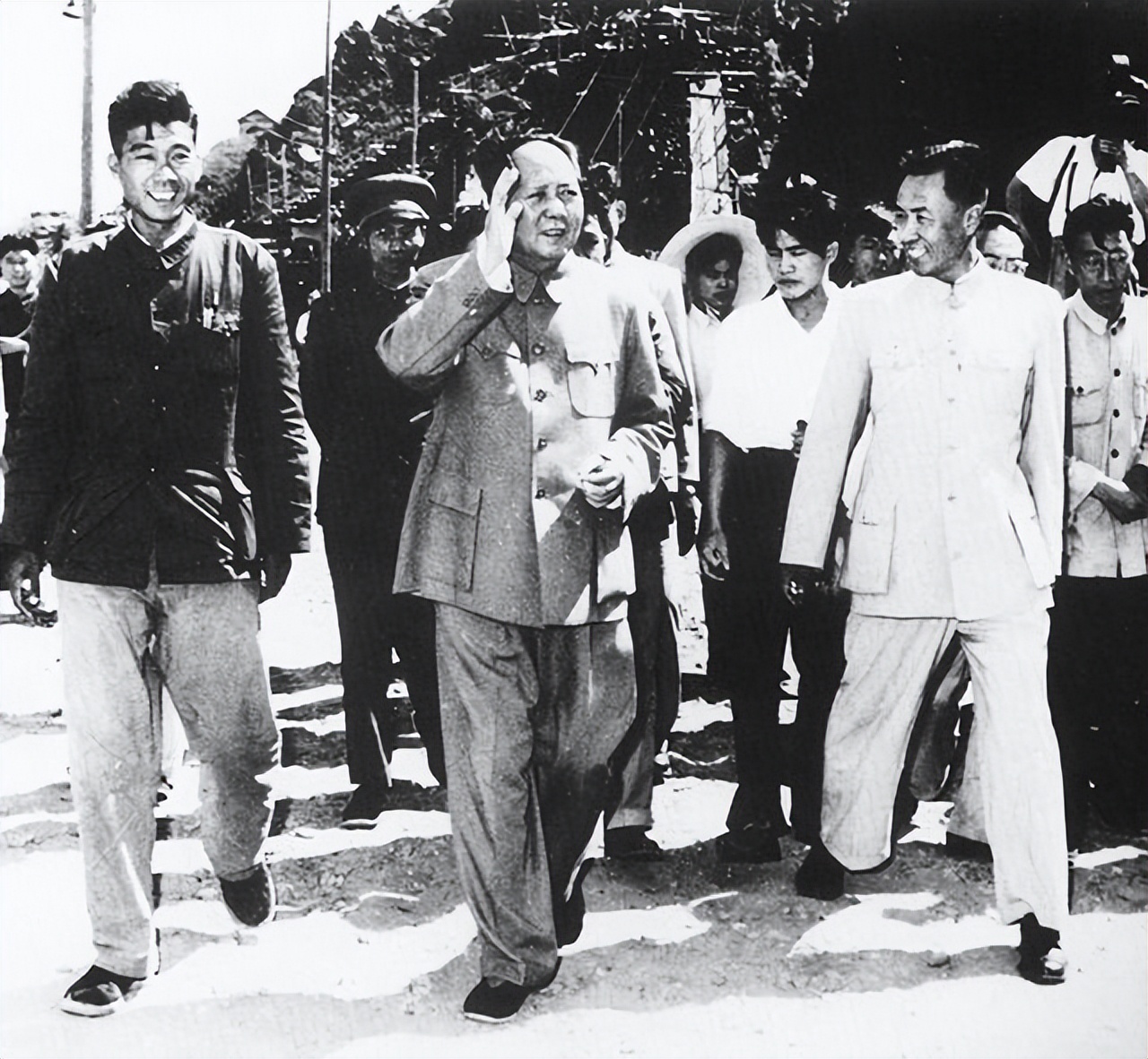 陈独秀不肯去延安，晚年归隐江津，临终前对潘兰珍说：我对不起你