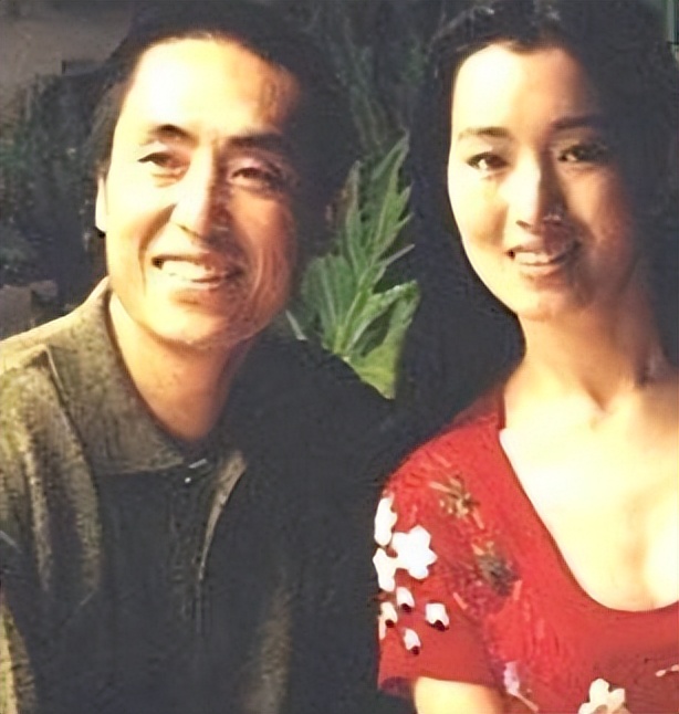 凤凰男多可怕？不想为别人而活的张艺谋，却将肖华的人生活成悲剧