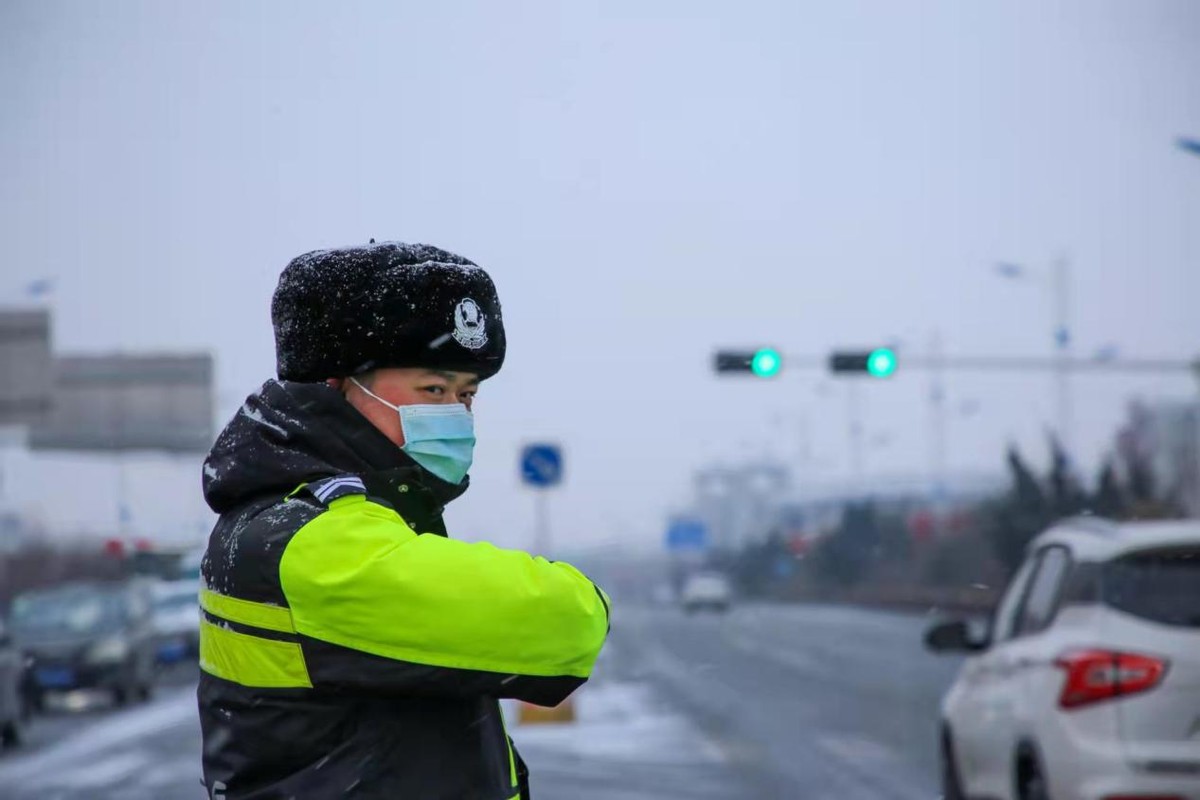 正月十五雪打灯 沾化交警守护群众平安行
