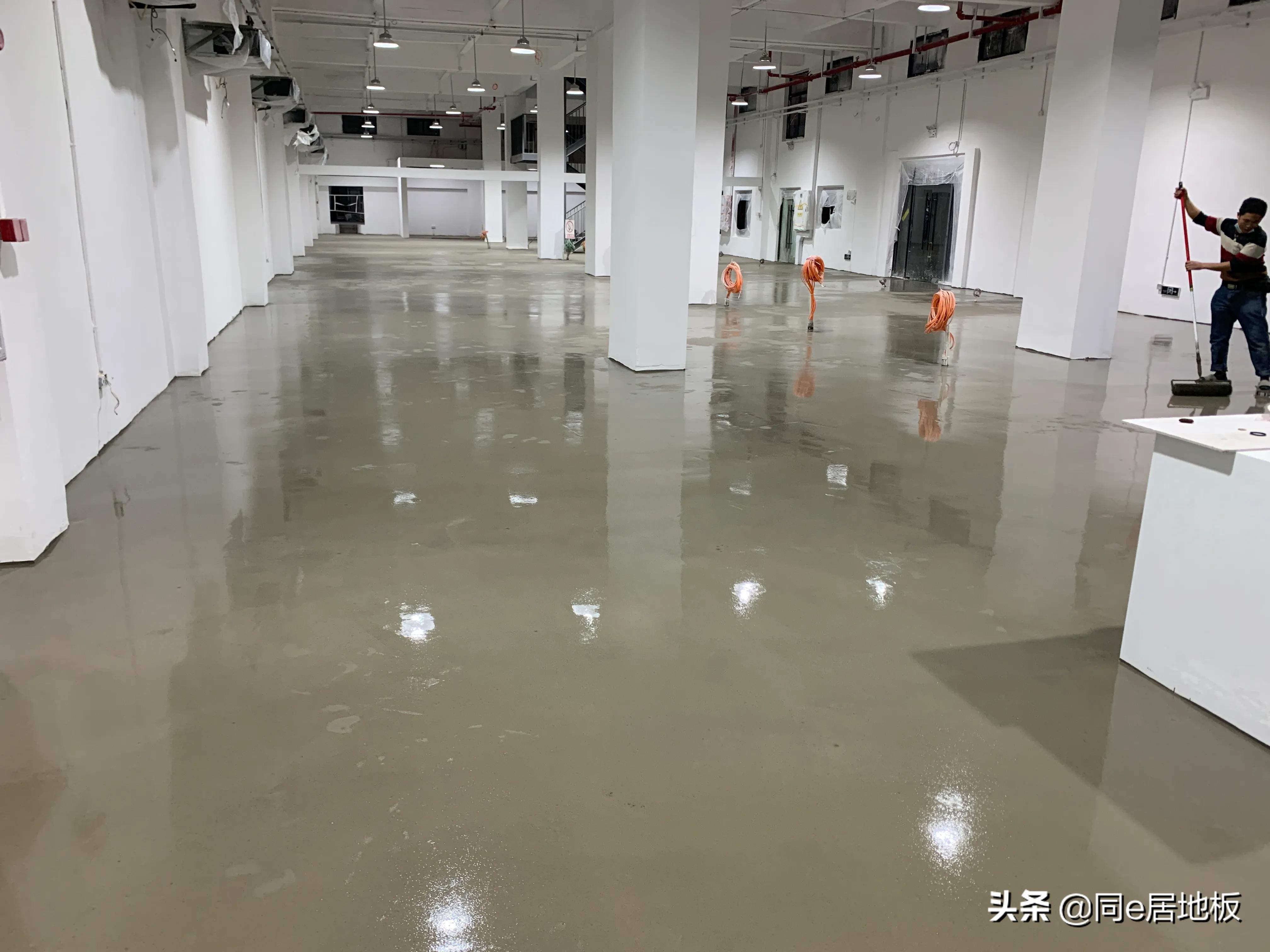 游戏公司办公室地面水泥自流平找平工程案例-同e居地板