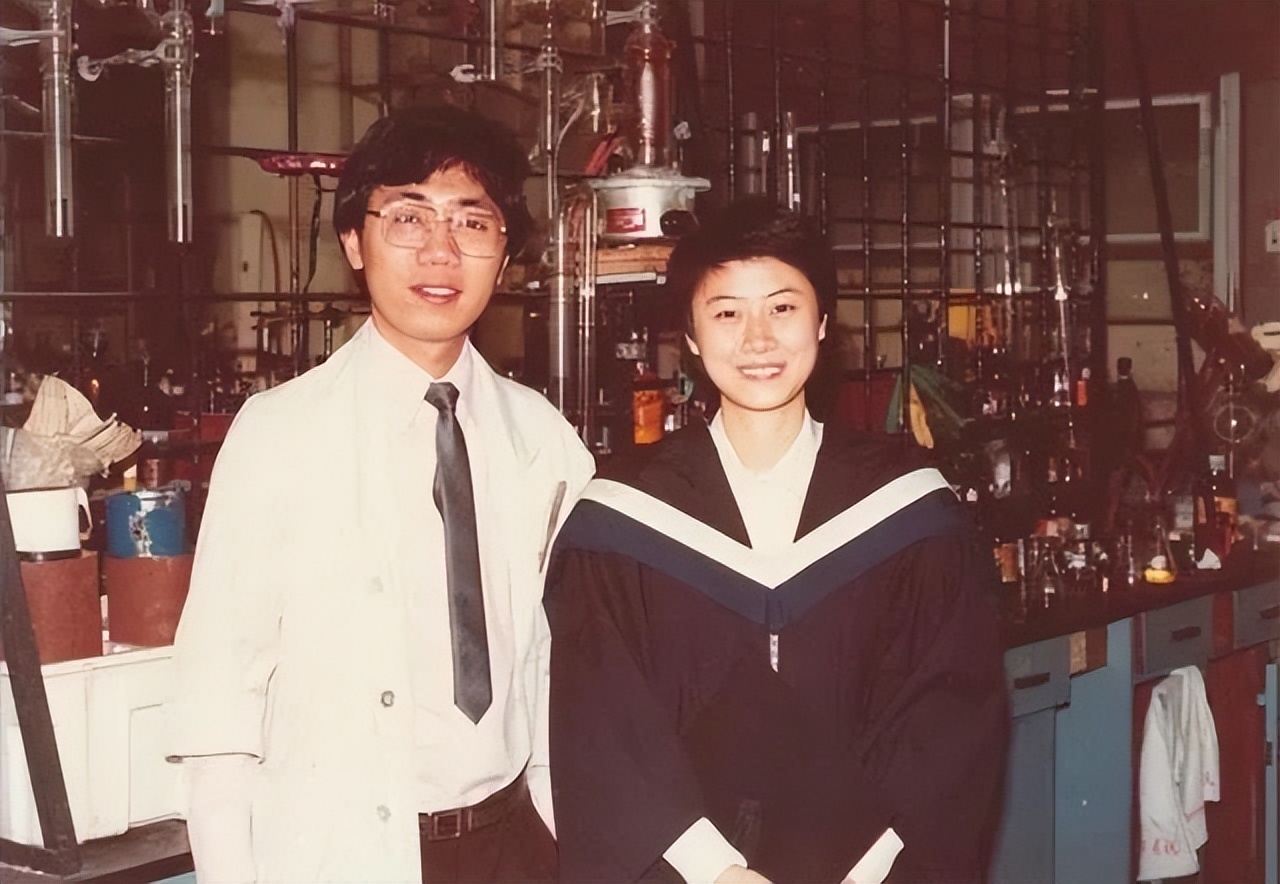 她被称为最美女院士，38岁当选中科院院士，有两件事对他影响最大