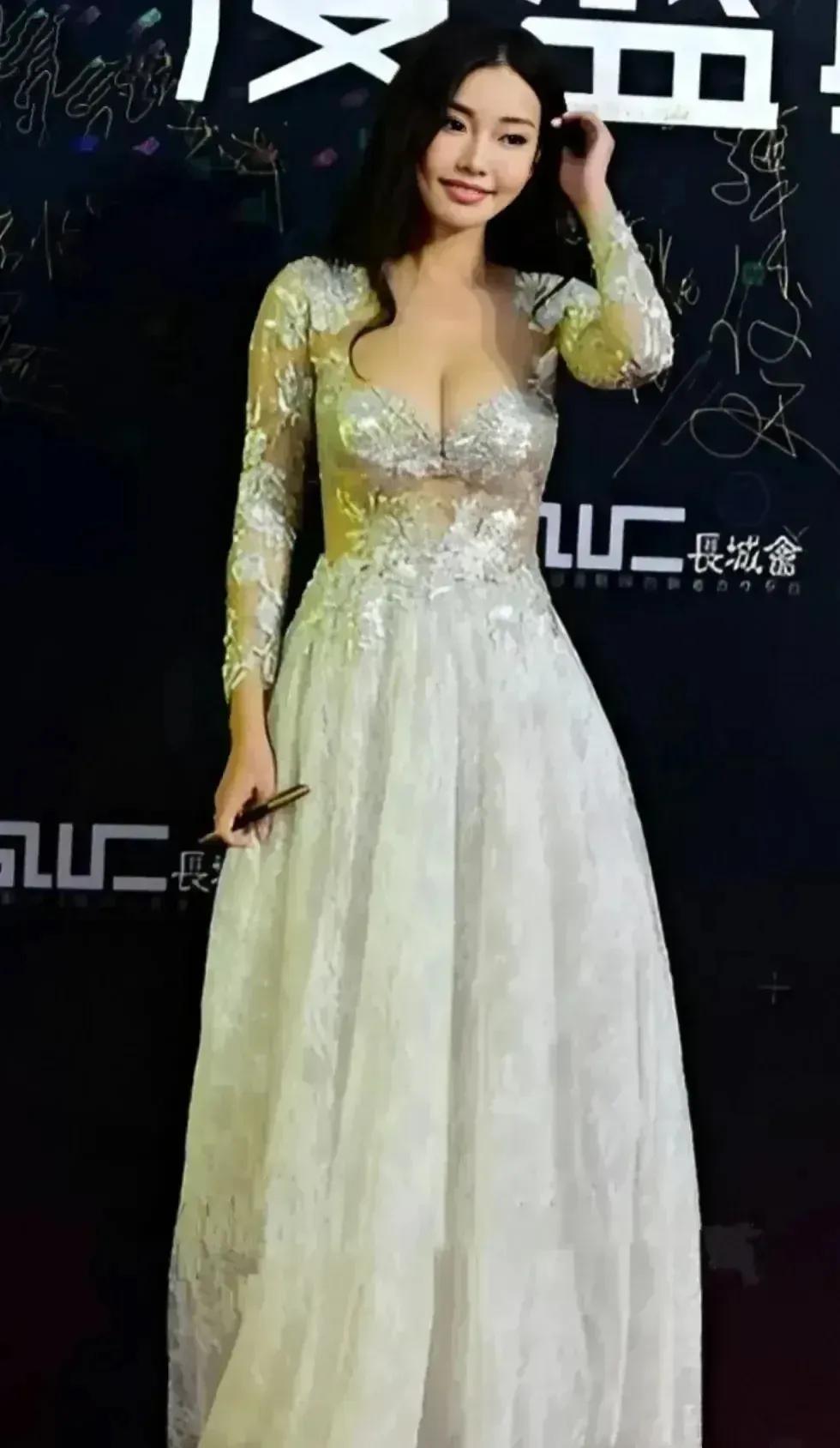 发哥干女儿童菲