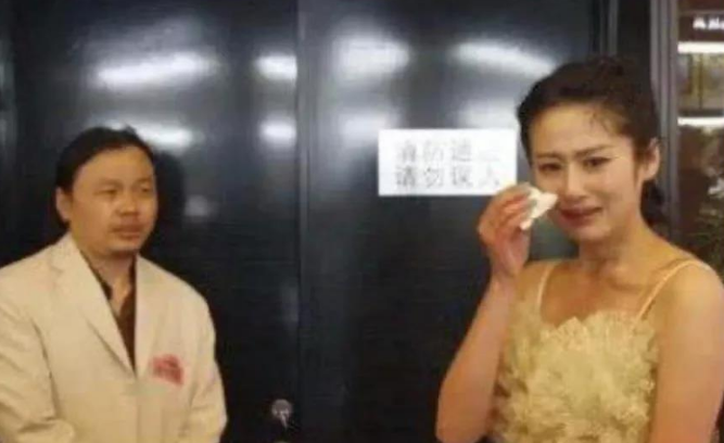 “娱乐圈大嘴巴”喜欢豪门的颖儿，为何选择爱的卑微的付辛博