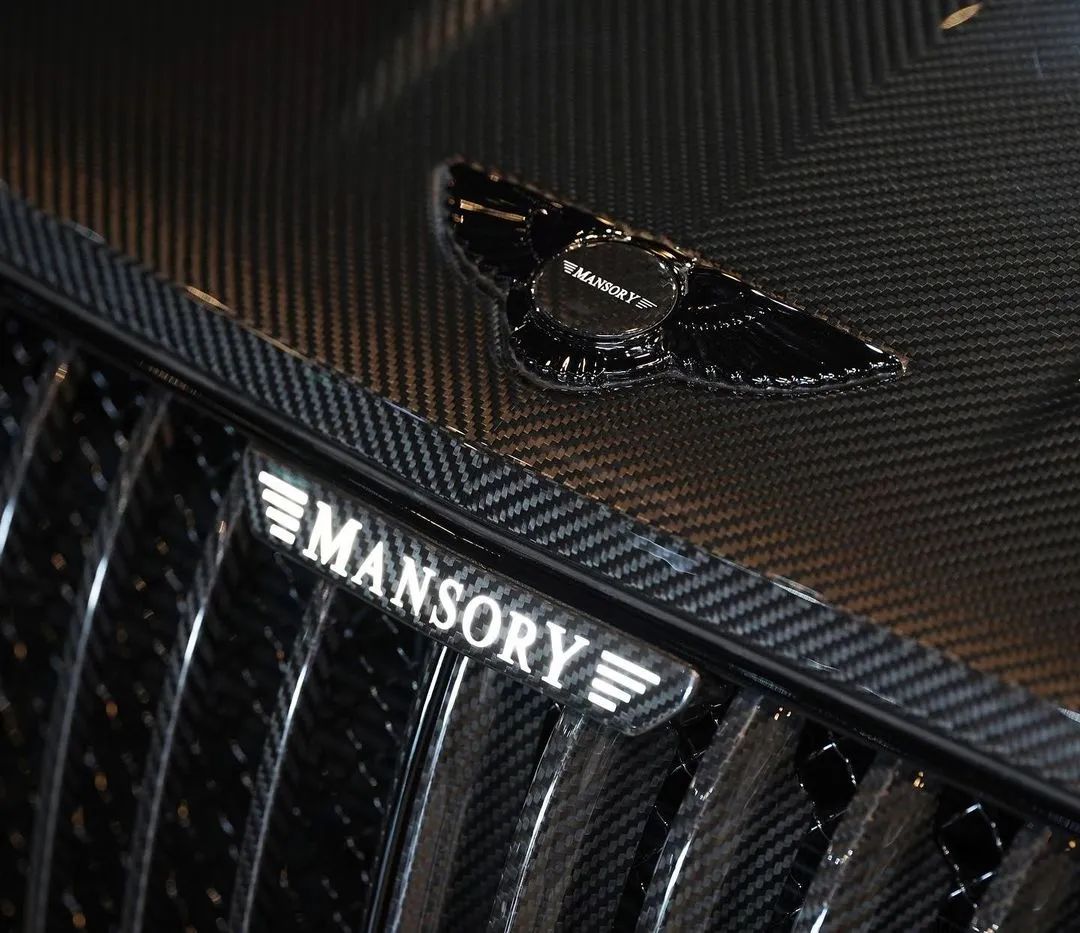 迈莎锐宾利添越高定案例出炉—身着碳纤战衣的“暗影爵士”多酷？