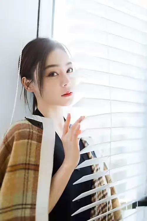 袁姗姗，25张精美的照片