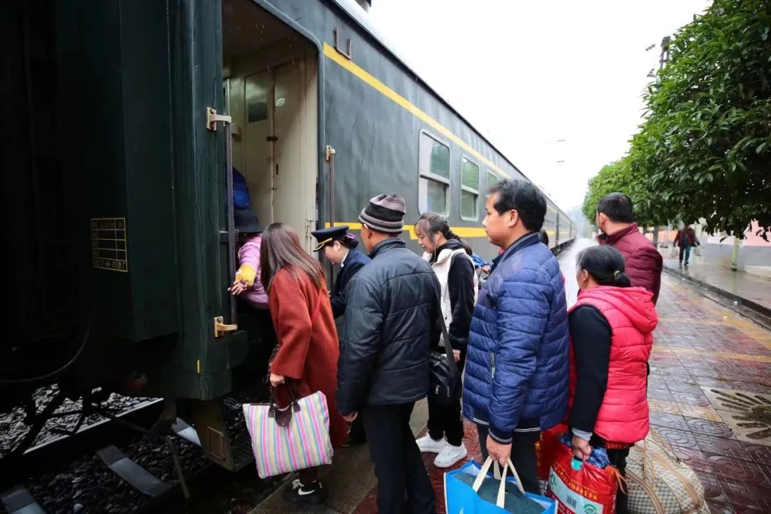 快上車(chē)！感受慢時(shí)光，奔赴幸福路~