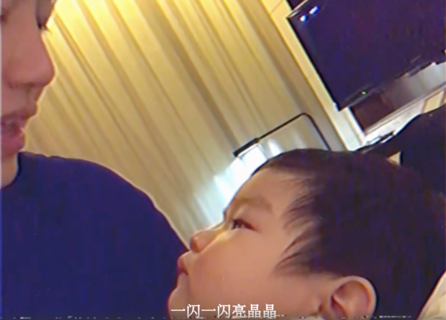 陈妍希发布新歌mv，儿子正脸首次曝光，小星星眉清目秀像爸爸陈晓