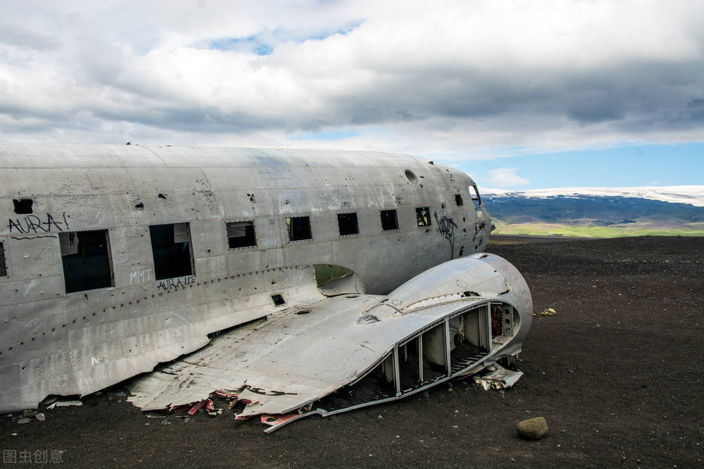 航空意外险要如何买才合适？当飞机失事时，保险能赔多少钱？