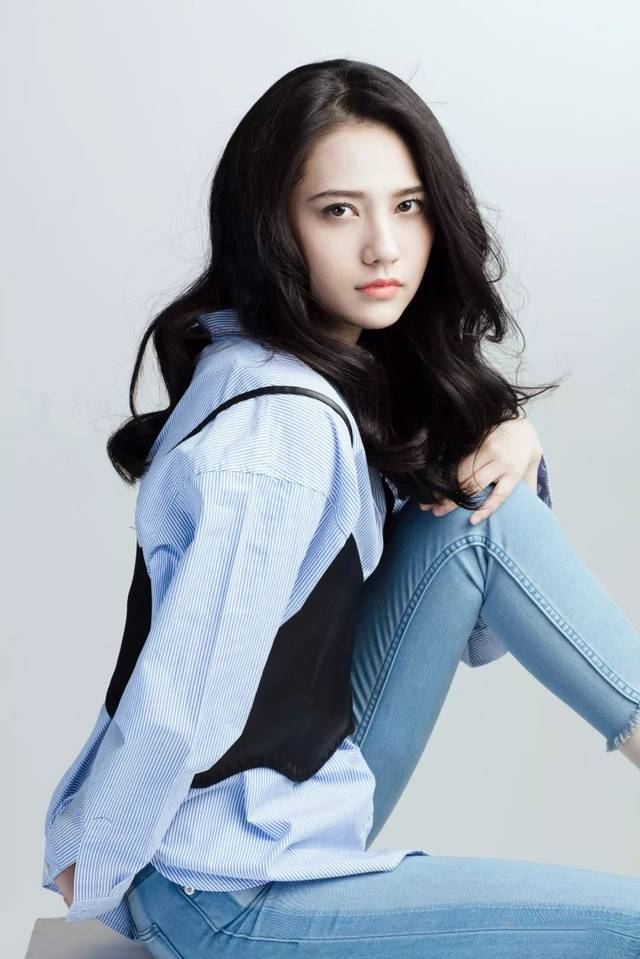 94年北京女演员姜珮瑶，气质清新