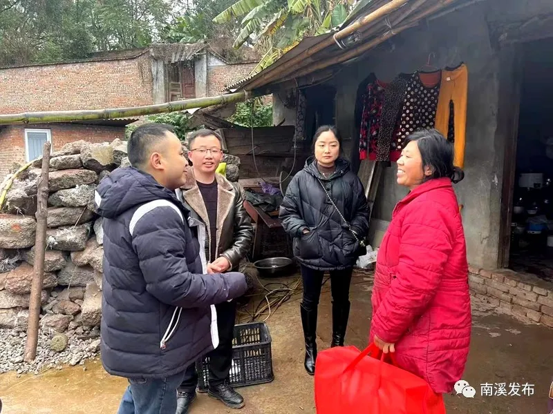 【新春走基层】区委办、仙源街道、区民政局派送新春祝福