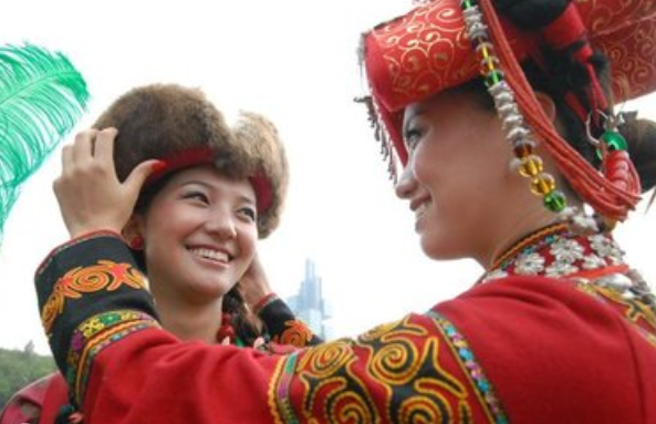 高考一加分政策惹争议，有些家长认为不公平：寒窗苦读没拼过身份