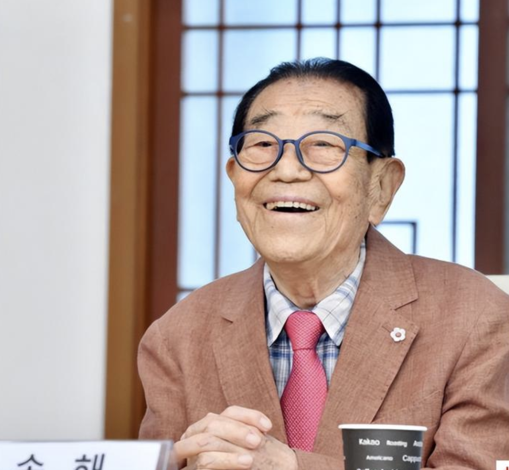 仅仅11天，就有12位名人接连离世，一天失去2位艺术家，最大95岁