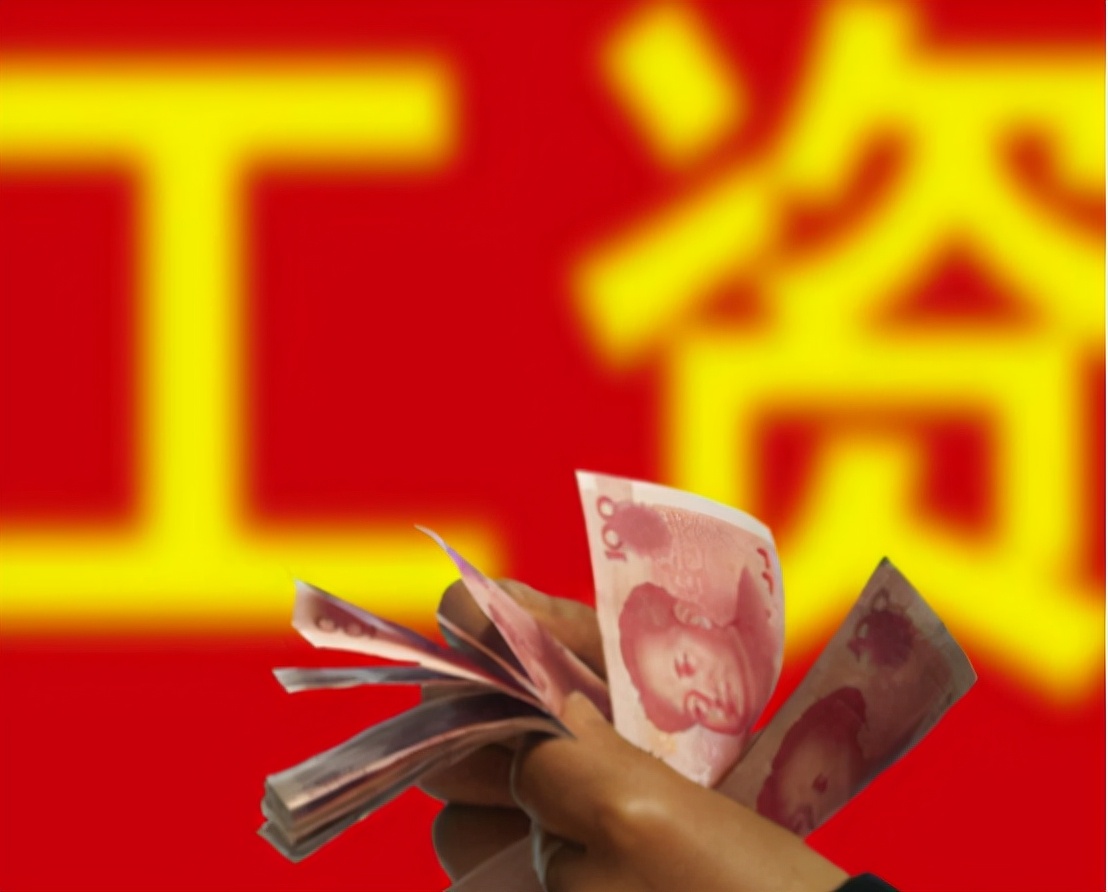 这些工作看起来年薪几十万，实际上工资并不高，空姐也不例外