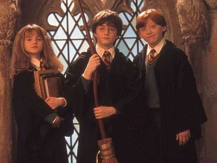 至此,哈利,罗恩,赫敏三人组组队成功,未来的日子,他们将一起打怪升级