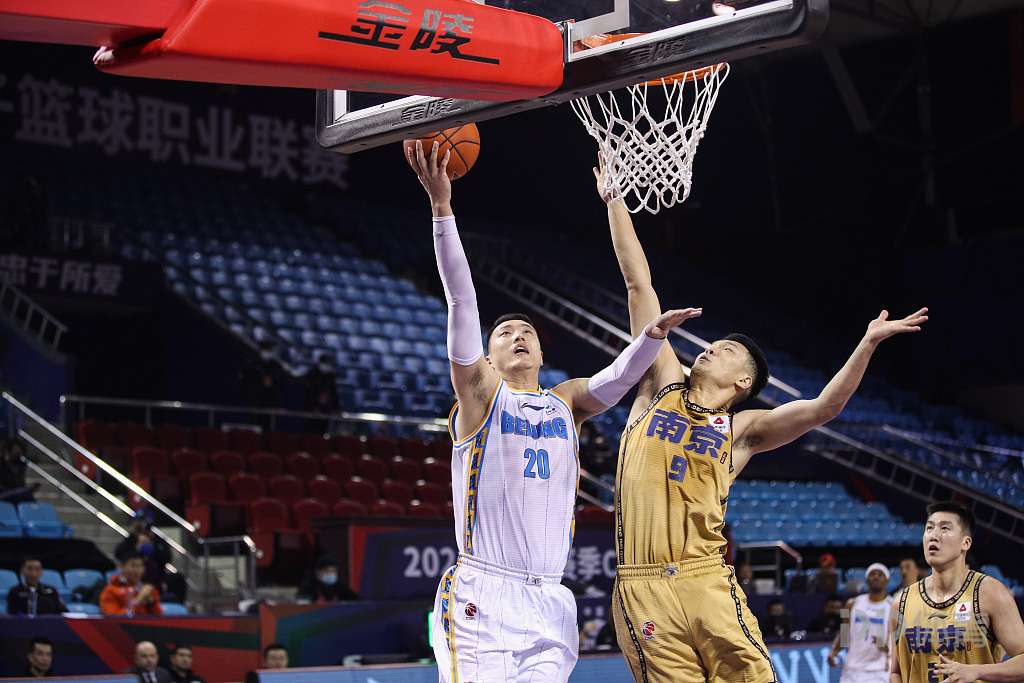 林书豪19分(CBA-翟晓川19分林书豪12 5 4 北京送同曦19连败)