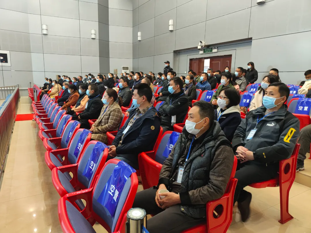 镜湖区人民检察院依法提起公诉的汪良受贿案公开开庭审理