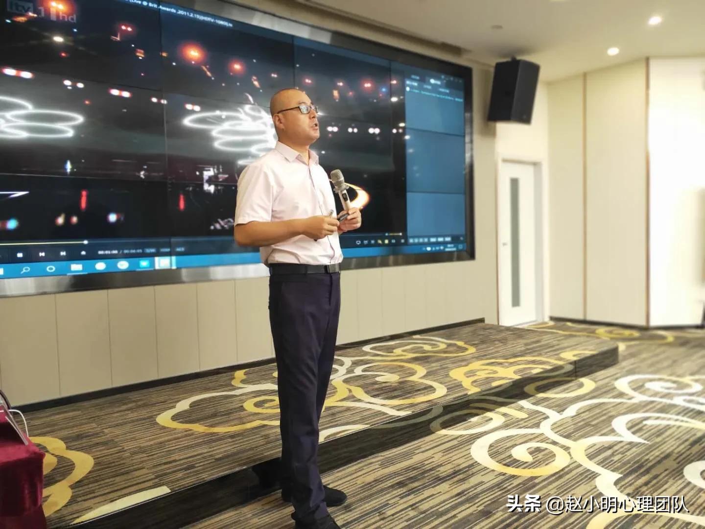 揭穿坑人的心理学培训！别对“大师”上头，小心中了他的蛊