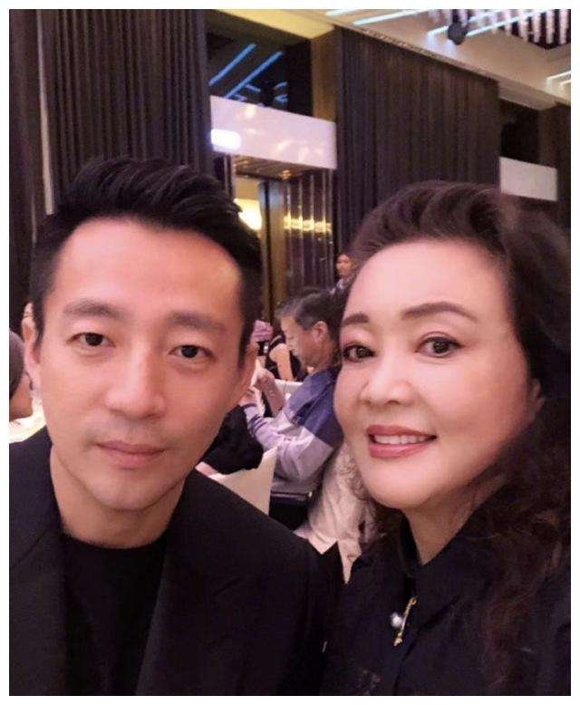 曝张颖颖否认与汪小菲绯闻，发文爆料后秒删，本人忙发律师函辟谣