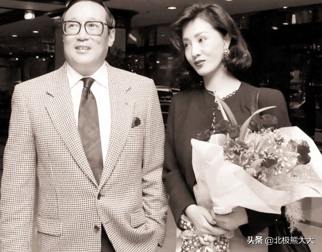 容忍丈夫出轨，用44年的卑微隐忍换来百亿遗产，何莉莉真是不简单