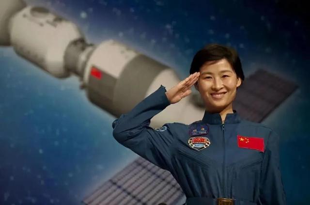 中國首位女航天員，時隔10年再征太空，必須滿足已婚已育條件嗎？