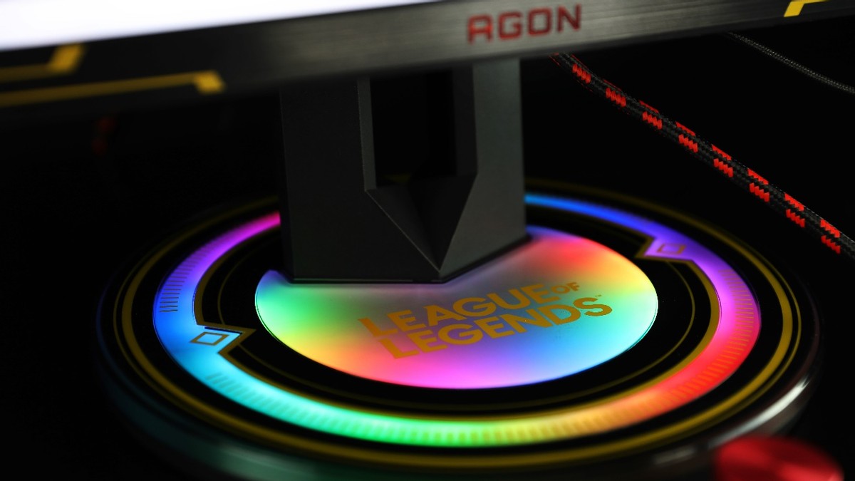 送LOL手办盲盒！AGON爱攻×《英雄联盟》定制电竞显示器京东预售