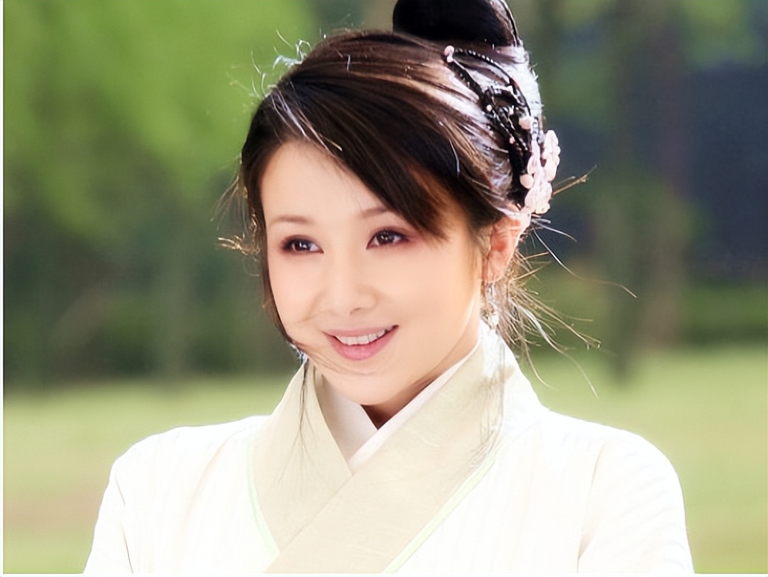 孙菲菲：被导演侄子暴打，嫁2婚联想总监，退出娱乐圈也幸福