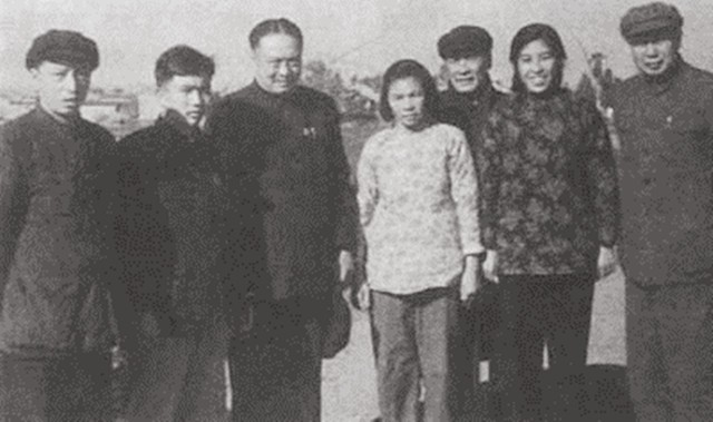 1955年授勋前夕，主席和总理一致认可他来主持典礼，他是谁？