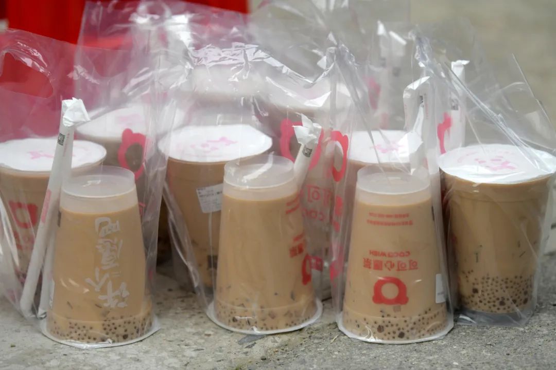 【战“疫”暖故事】14杯热奶茶+2只春见=？