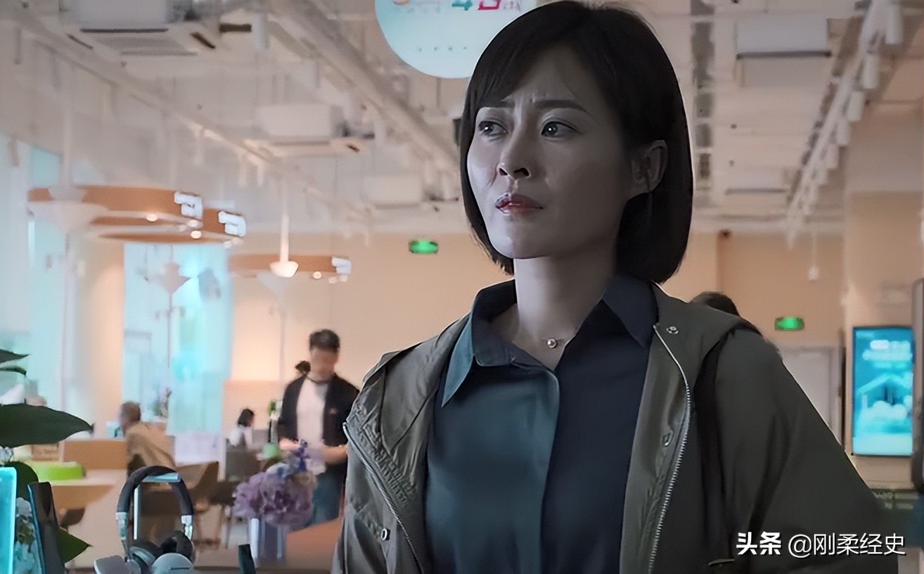 《庭外·盲区》：堆砌悬疑，错漏百出，编剧和观众双双进入盲区