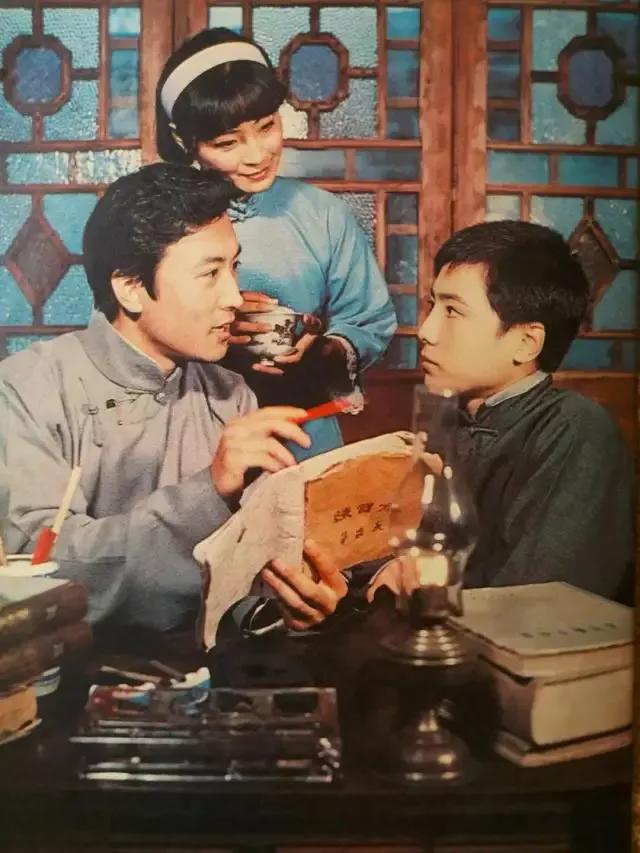 老戏骨王诗槐，离异，一个人照顾病中儿子，20年后遇初恋儿女双全