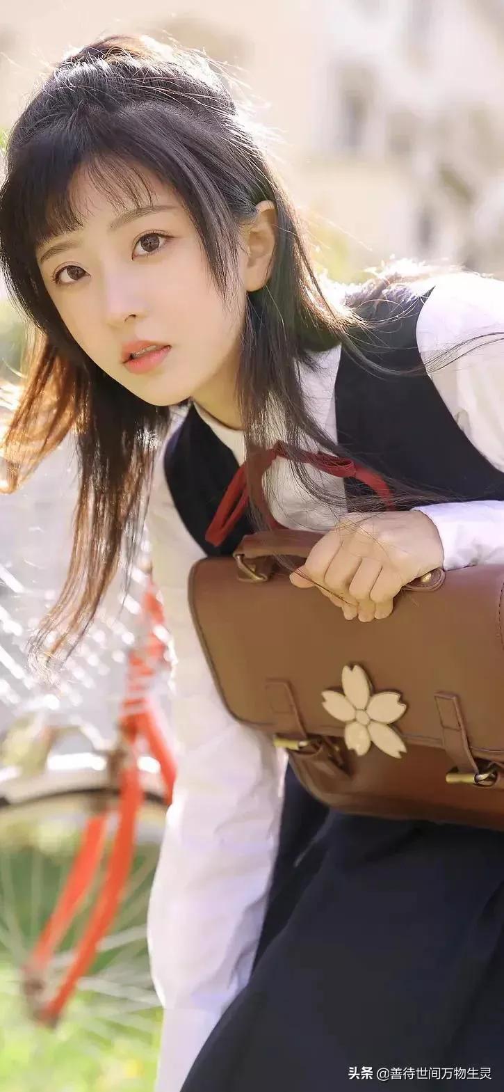 如花似玉的王嘉丽