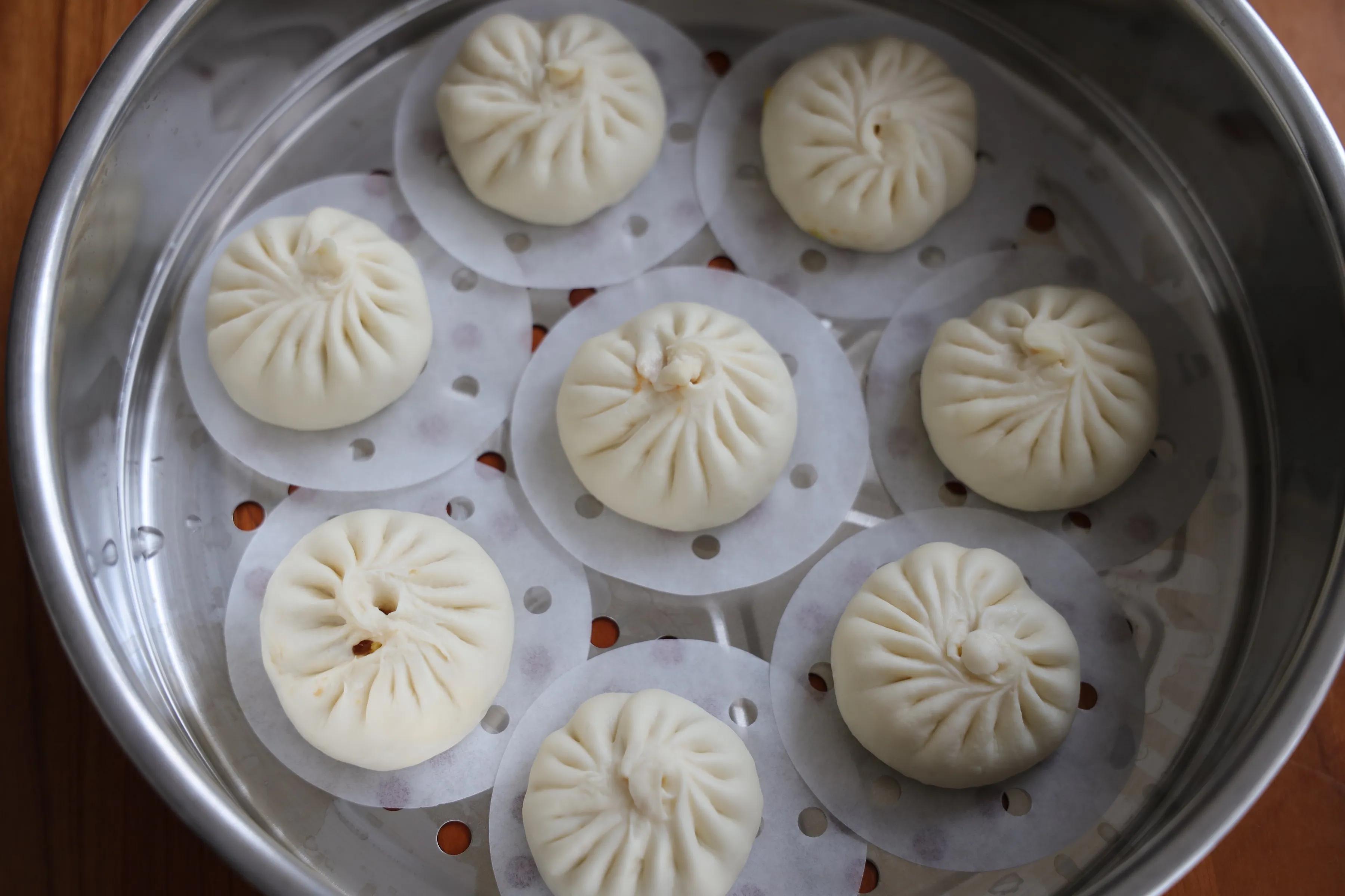 一口气可以吃3个的小包子，又白又胖馅料足，自己在家做的才叫香