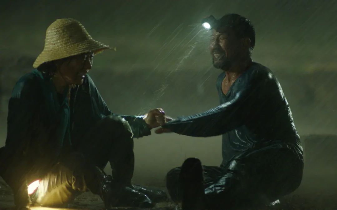 不得不承认这是一部小众的电影，但在影院里会有人自发地为它鼓掌