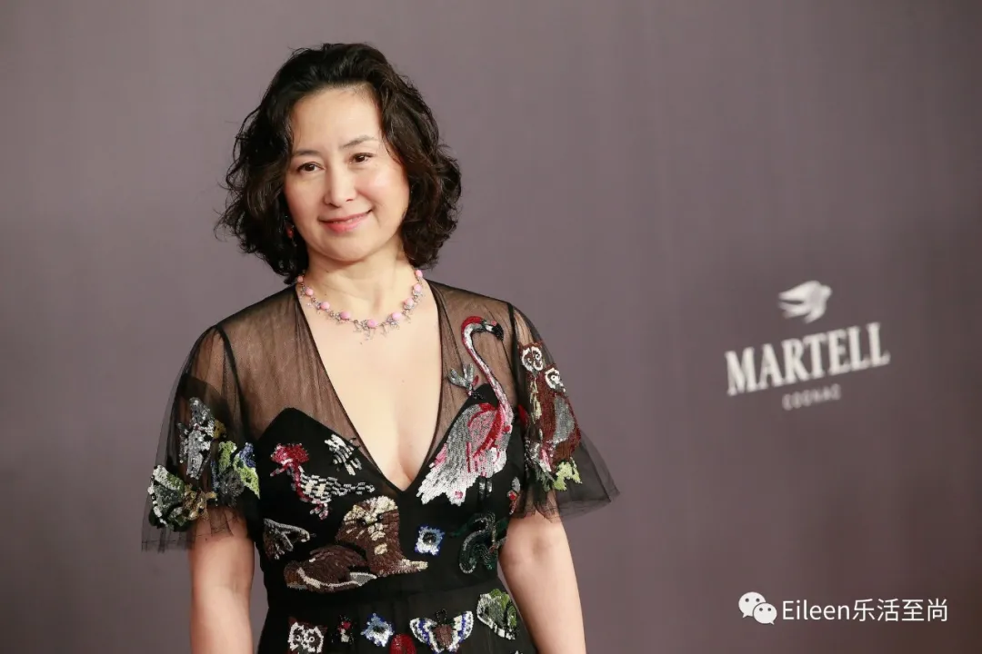 全都离过婚?何超琼李富真孟晚舟三位顶级白富美为什么那么像?