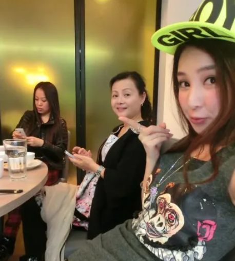 郭美美悲剧人生始作俑者，是她亲妈郭登峰