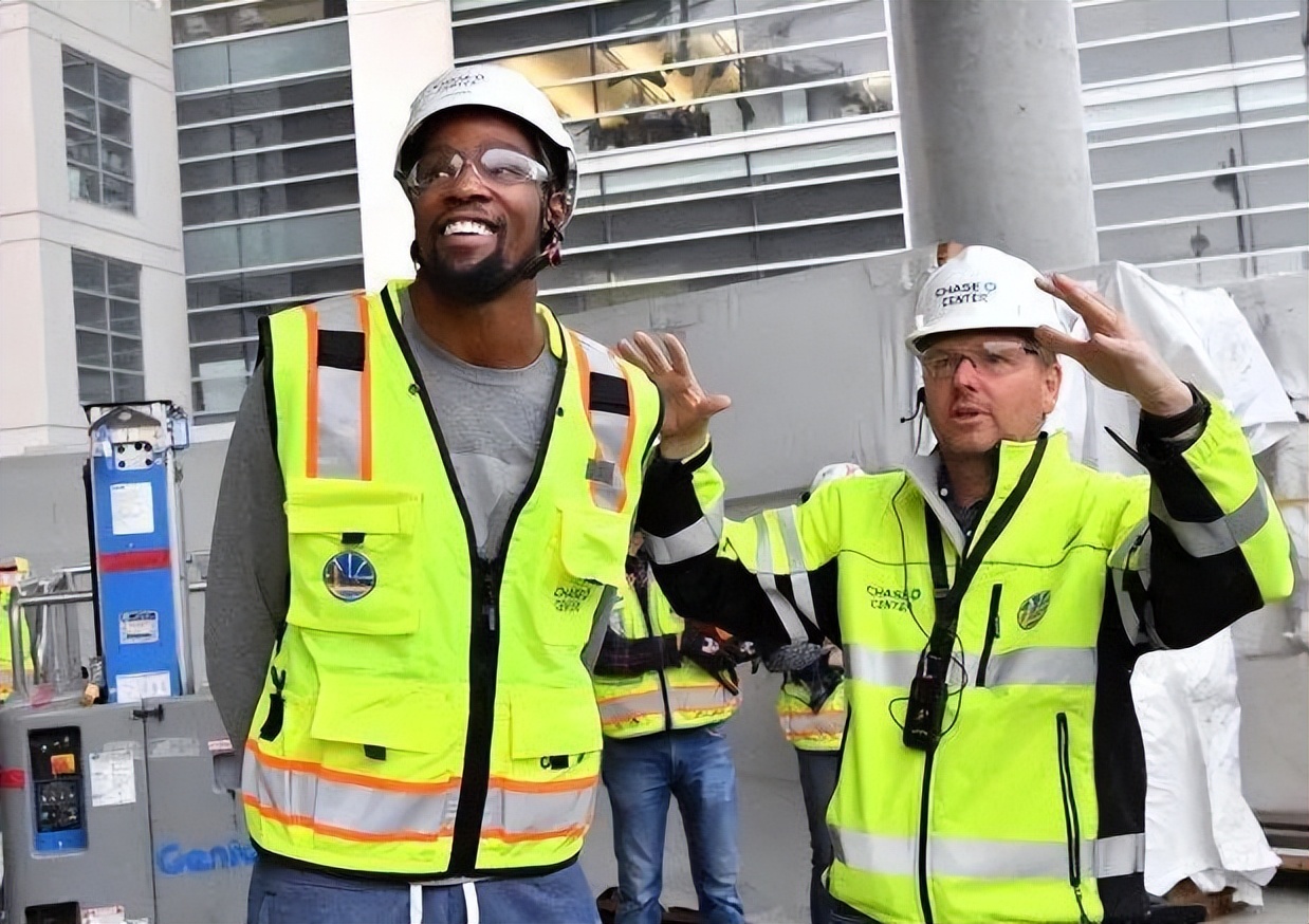 nba为什么没有人罚球(NBA十大未解之谜：马龙罚球一直念咒语，乔丹最后一投有没推人？)