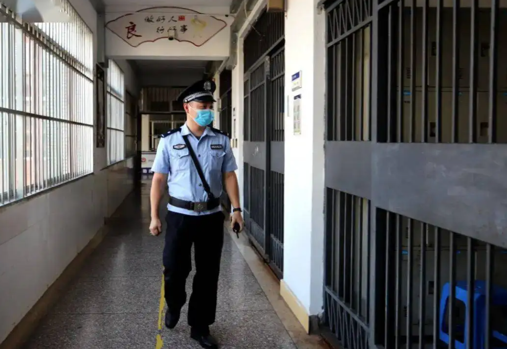 狱警迎来扩招，门槛降低：部分岗位“三不限”，缺点你能接受吗