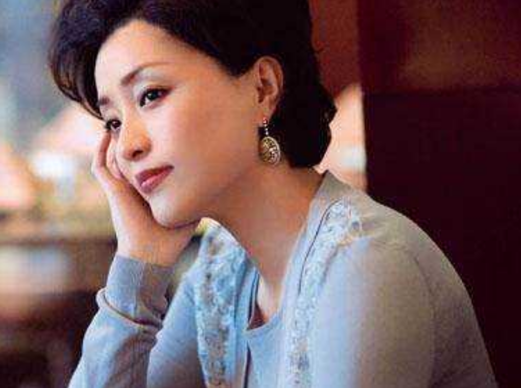 十位离开央视的主持人，各有各的故事，误诊、未婚未育、锒铛入狱