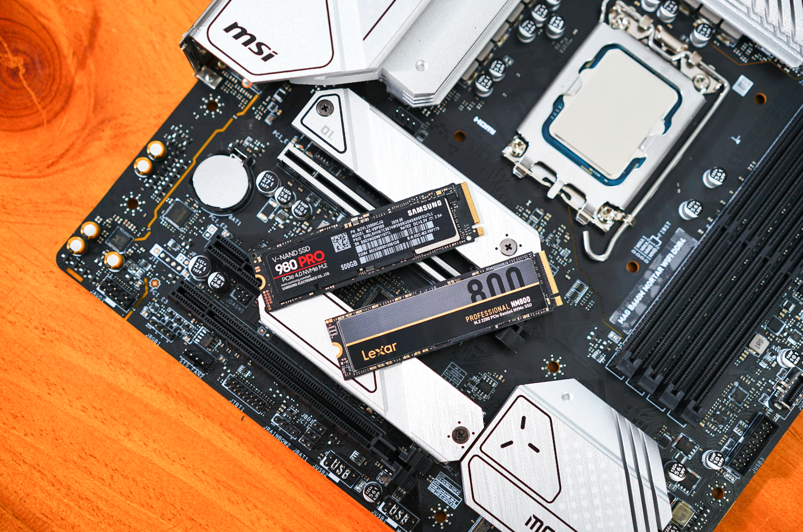 主板自带M.2散热片是鸡肋？看看B660迫击炮+PCIe4.0固态上机实测
