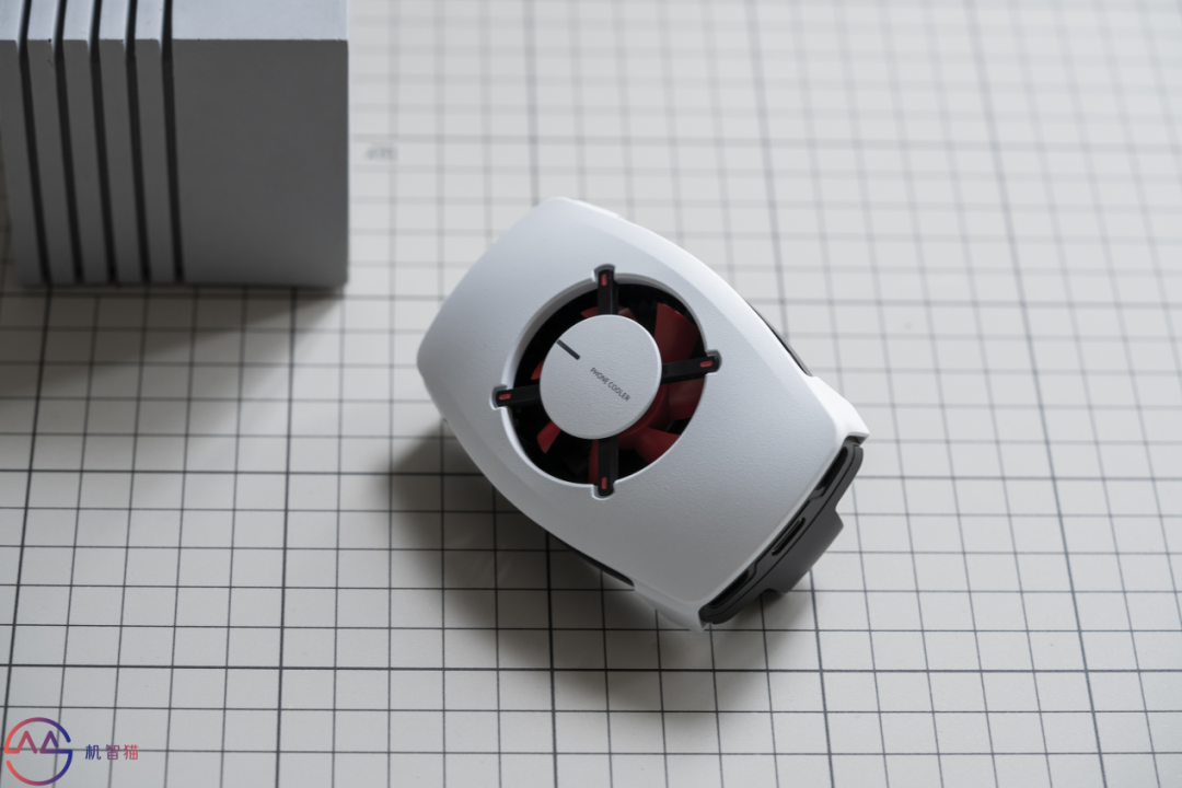 从13.9到299元有什么区别？主流手机散热背夹横测