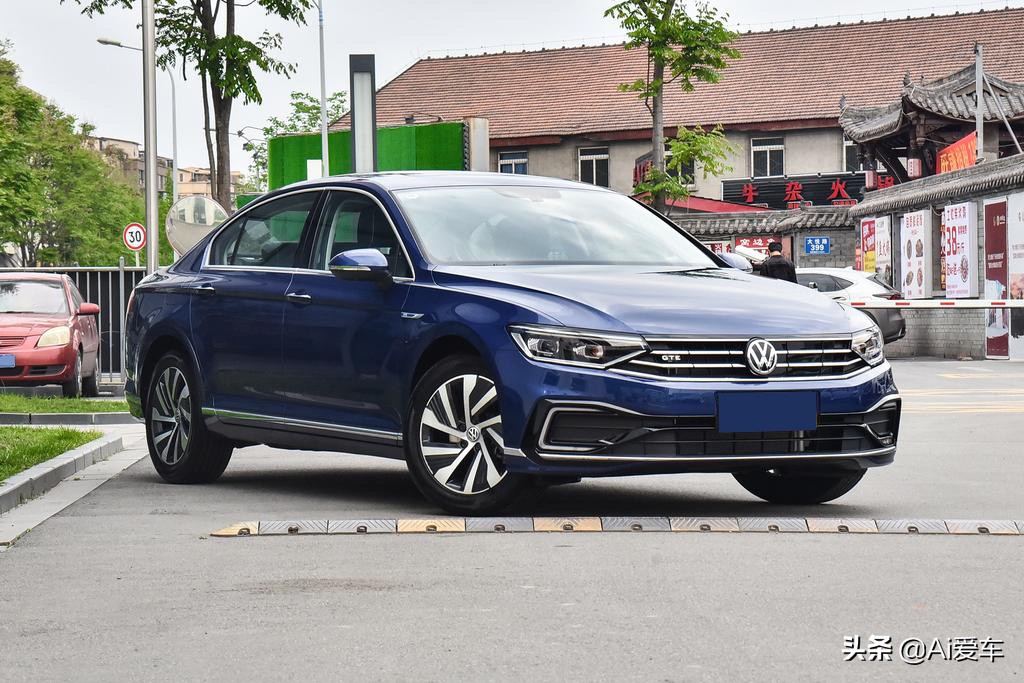 自动挡低油耗1.8L，合资中型家轿标杆，高性价比，大众迈腾新能源