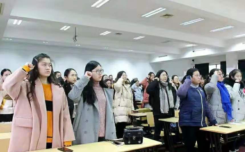 南开大学三名教授被处理，揭露大学师生关系乱象，女生要警惕