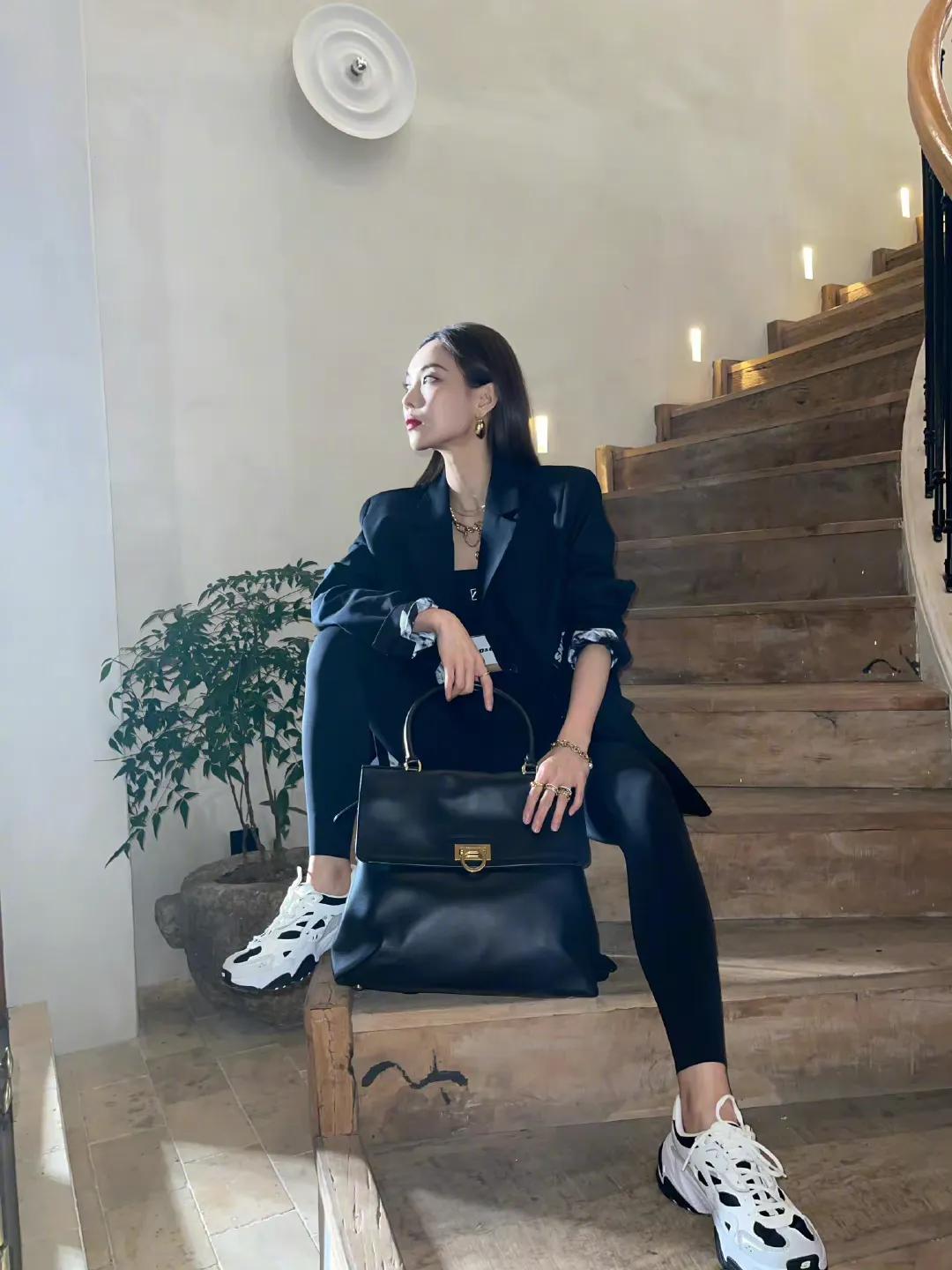 王菲菲近期穿搭