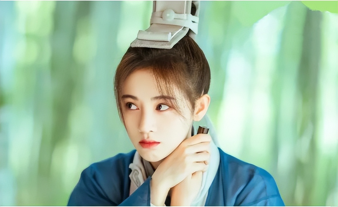 同样是演学生，把张柏芝、赵丽颖和吴倩放在一起，美得各有千秋