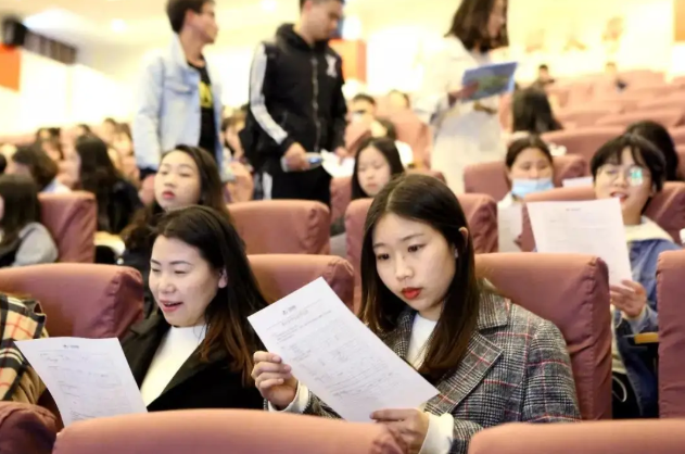 2022中国烟草公开招聘，月薪9000左右，3类毕业生可优先录取